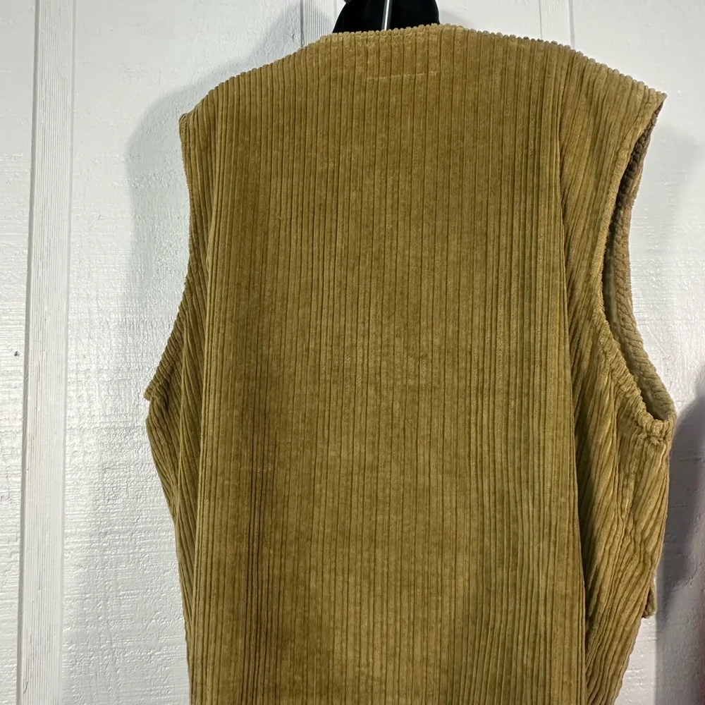 U. S. Expedition Tan Ribbed Vest Size XL EUC